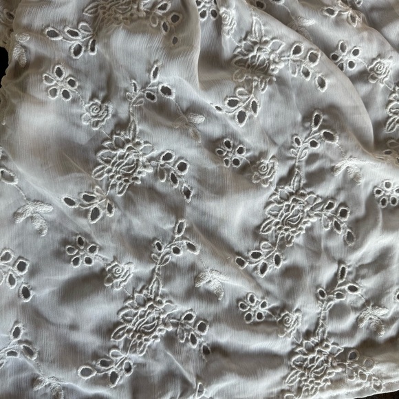 Abercrombie & Fitch White Embroidered Blouse - Picture 6 of 9